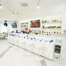 索尼直营店体验顾问 在科技前沿，连接人与创新